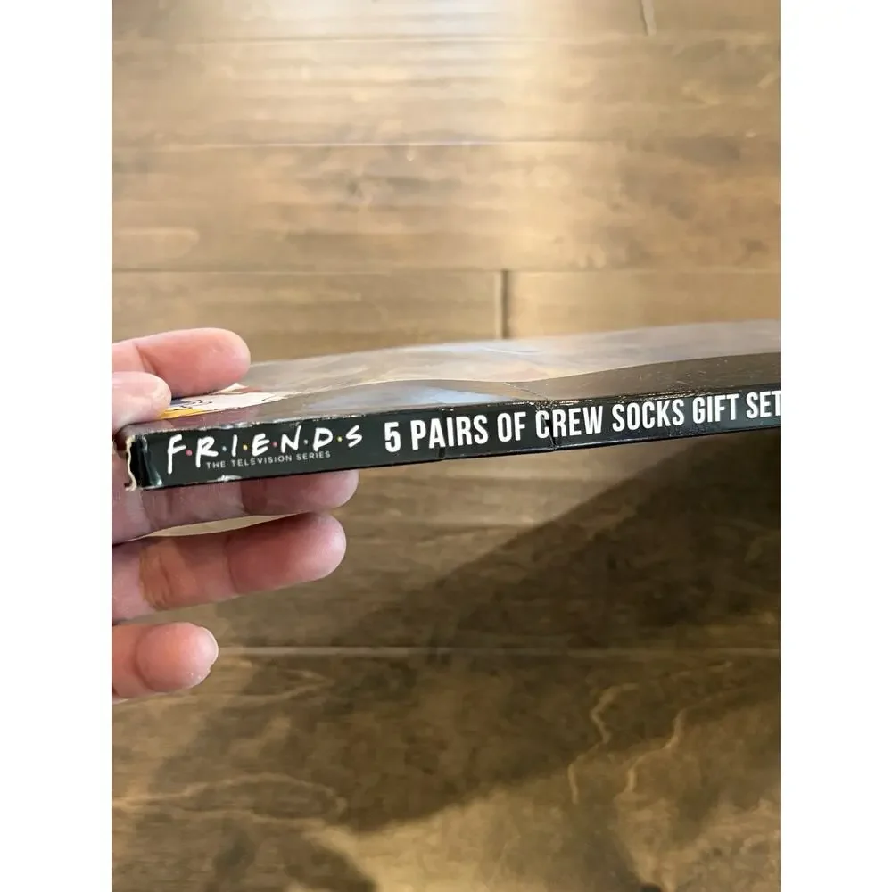 Friends The Television Series Crew Socks 5-Pairs Of Crew Socks Gift Set 6-12 New
